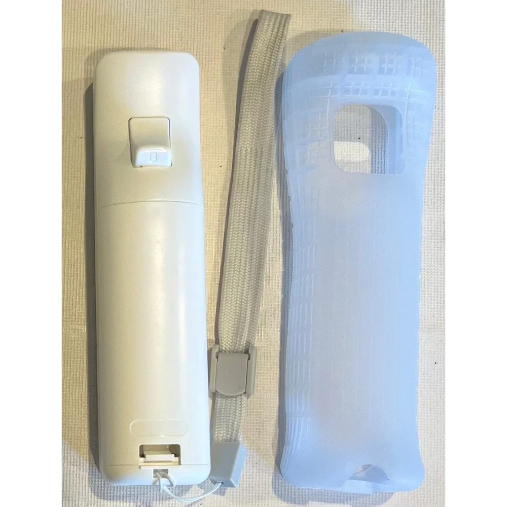Official Nintendo Wii Remote Plus (White) with New Clear Silicone Jacket-Works